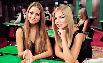 Đội ngũ hỗ trợ khách hàng 24/7 của VN168 Casino